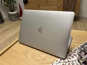Apple MacBook Air 13 M1 8C/7C 256GB RUS (2 foto / 4)