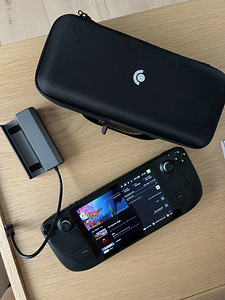 Steamdeck 256GB LCD + charging dock (1 foto / 2)