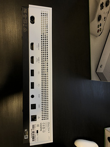 Xbox one S 1TB + 2 pulti (5 foto / 8)