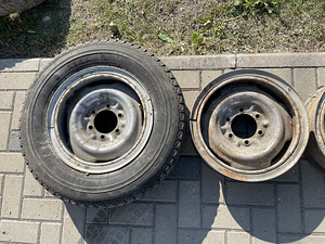 Оригинальные жестяные диски Toyota Land Cruiser (2 фото из 5)