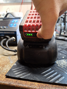 Bosch professional 18v (6 foto / 10)