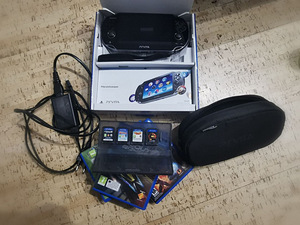 PlayStation Vita/PS Vita (4 foto / 9)