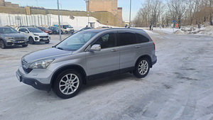 Honda Cr-V Executive (2 foto / 11)