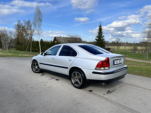 Volvo s60 2.4 D5 120kw (2 foto / 6)