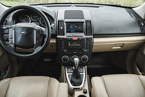 Land Rover Freelander (12 foto / 15)