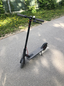 Xiaomi Mi Electric Scooter M365 Elektritõukeratas (1 foto / 8)