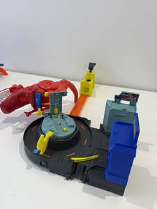 Hot Wheels T-Rex Rampage (9 foto / 9)