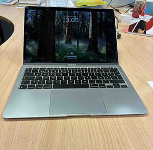 MacBook Air 13” 2020 M1 (1 foto / 4)