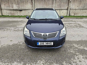 Toyota Avensis 2.2 (10 foto / 12)