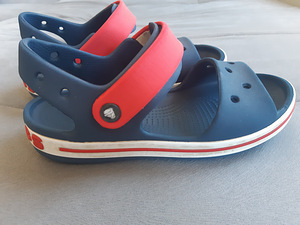 Сандалии Crocs J1 (6 фото из 9)