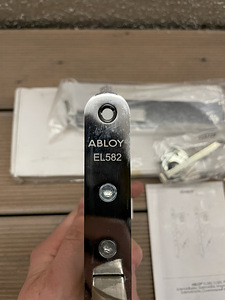 Assa Abloy EL582 solenoidlukk (5 foto / 6)