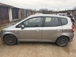 Honda Jazz 2006 aasta (8 foto / 8)