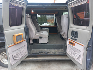 Chevrolet 2500 Van (9 фото из 12)