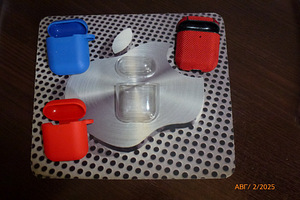 Air pods 2 / Charging case (A1602) (1 foto / 2)