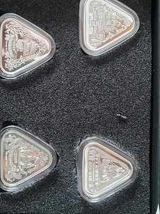Полная коллекция серебряных монет 4 OZ 999.