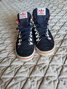 Adidas, 36,5, naiste tossud (1 foto / 4)