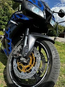 Honda CBR 600rr 2007 (4 foto / 10)