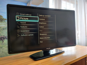 Philips 42PFL7404H/12 - 42" Full HD (1 foto / 4)
