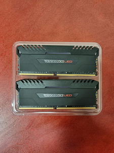 Corsair Vengeance LED 32GB (2 x 16GB) DDR4 3200MHz CL16 (3 foto / 3)