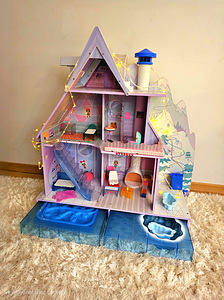 Nukumaja L.O.L. Surprise! Winter Disco Chalet (1 foto / 3)