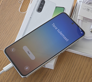 Samsung A56 (2025) (2 foto / 6)