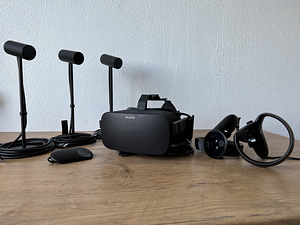 Oculus rift - 3 Sensors + Touch Controllers (4 foto / 5)