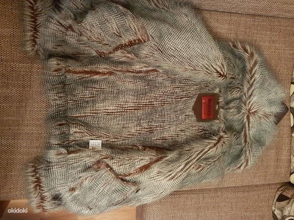 Теплая короткая зимняя куртка с капюшоном, размер M (фото #2)