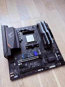 5600X / B550M / 500GB M.2 / 16GB 3600MHz (1 foto / 5)