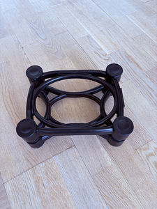 IsoAcoustics ISO-200SUB isolatsioonialus (3 foto / 3)