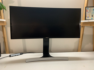 Samsung UltraWide Curved monitor (1 foto / 4)