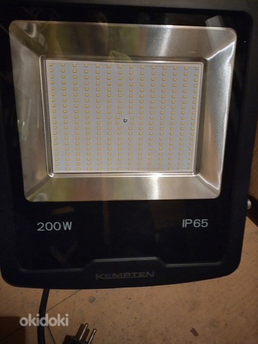LED - прожектор и светодиодная лента (фото #1)