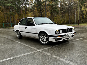 BMW 316i (2 фото из 13)