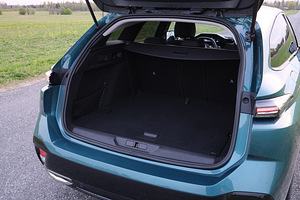 Peugeot 308 Allure Pack PureTech 130 AT8 1.2 96kW (6 foto / 10)