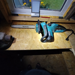 Электропила Makita UC3541A (2 фото из 2)