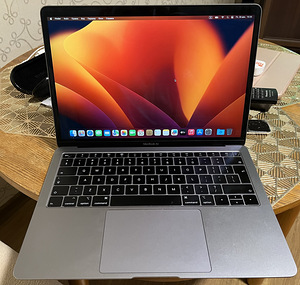 Продам MacBook Air 2019a 256gb (1 фото из 3)