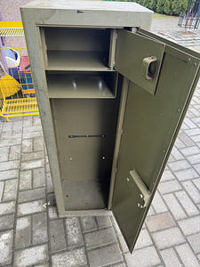 Jahirelva kapp Teras toode, seif, metallkapp (5 foto / 10)