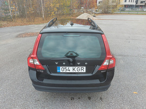 M: Volvo v70. 2.0TD 100kw 2009a. (2 foto / 15)