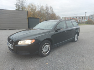 M: Volvo v70. 2.0TD 100kw 2009a. (5 foto / 15)