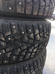 M: 225/70/16 Maxxis Arctictrekker naelrehvid (2 foto / 3)
