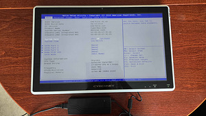 Cybernet All-in-One puutetundlik PC / i7-6600U / 32GB DDR4 (2 foto / 5)