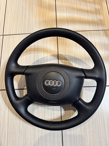 Audi a4 рулевое колесо (1 фото из 3)
