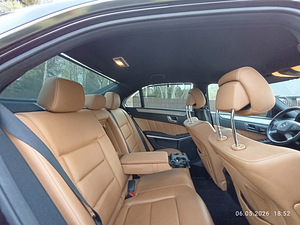 Mercedes-Benz e350 (8 фото из 13)