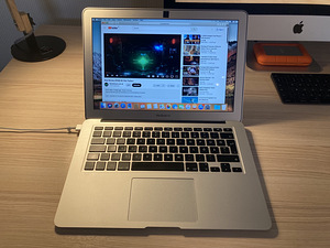 MacBook Air 13" 2012, i5 1,8GHz, 4GB RAM, 120GB SSD (2 foto / 3)