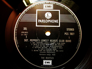 The Beatles - Sgt. Pepper's Lonely Hearts Club Band (UK) (4 foto / 4)