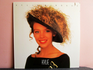 Kylie Minogue - Kylie (USA) (1 foto / 4)
