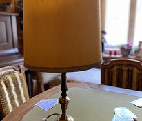 Настольная лампа на латунной ножке
