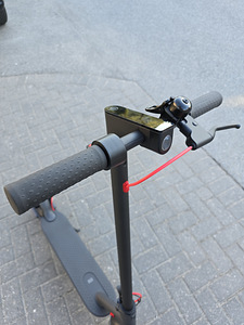 Самокат Xiaomi Mi M365 Pro Electric Scooter (3 фото из 10)
