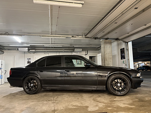 BMW 728i 1997 (3 foto / 5)