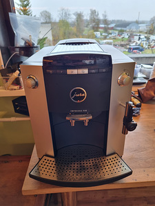 Jura Impressa F50 (1 foto / 2)