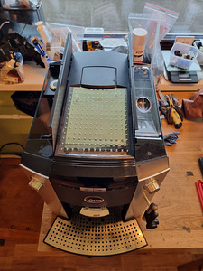 Jura Impressa F50 (2 foto / 2)